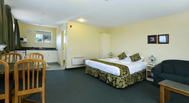Студия Deluxe Abelia Motor Lodge