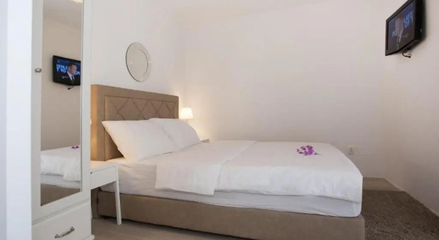 Rooms Lana