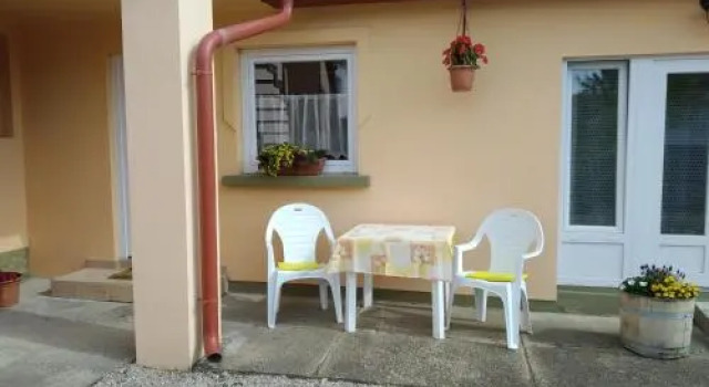 Barbara Apartmanház, Book Hotel Hoteller i Western Transdanubia med parkering, Parkering