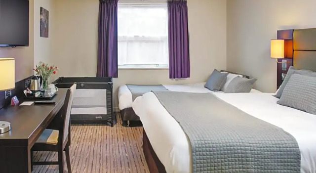 Семейный номер Standard Fortune Hotel, Huddersfield West Yorkshire, Sure Collection by Best Western