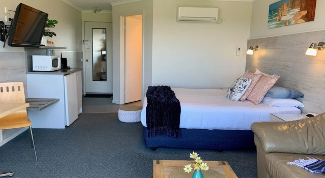 Номер Deluxe с балконом и с видом на океан Apollo Bay Waterfront Motor Inn