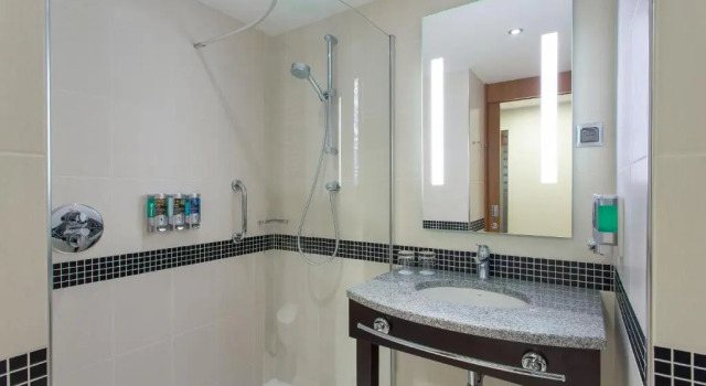 Двухместный номер с кроватью размера «queen-size» Hampton By Hilton Gdansk Airport