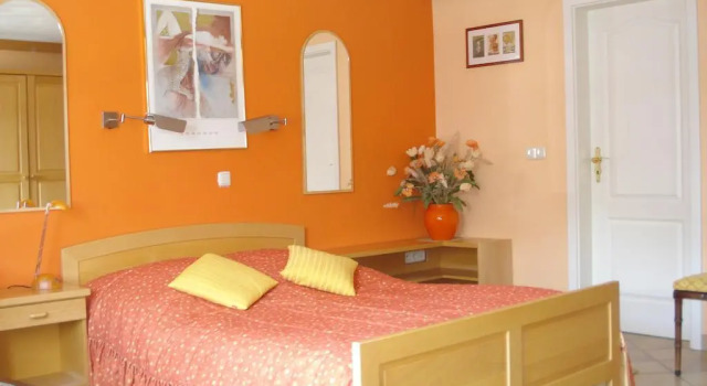 Charme - Hotel Lindenhof, Забронировать Отель Бютгенбах 