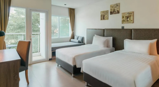 Двухместный номер Superior с балконом и с видом на город SureStay Plus by Best Western T Pattaya