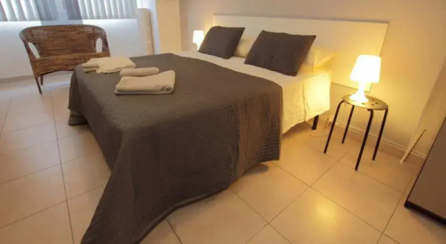 Guest House Stazione Centrale, Забронировать Гостевой дом Бари Bari Province, рядом с Малый театр