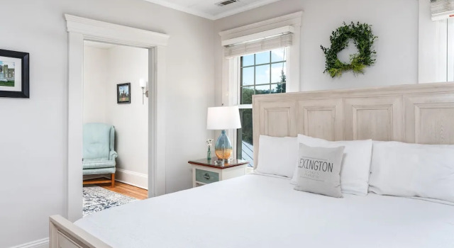 Люкс Luxury Steeles Tavern Manor Bed and Breakfast