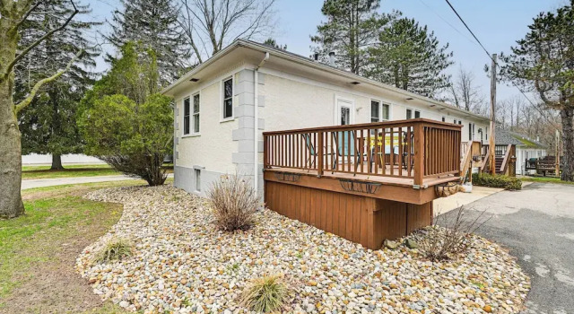 Апартаменты 1/2 Mi to Beach & Lake Michigan: Condo w/ Pool!