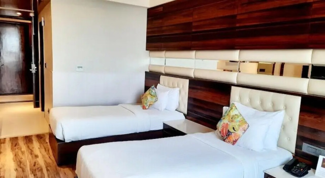 Двухместный номер Premium с 2 комнатами с частичным видом на океан Hotel Vintage Zirakpur Chandigarh