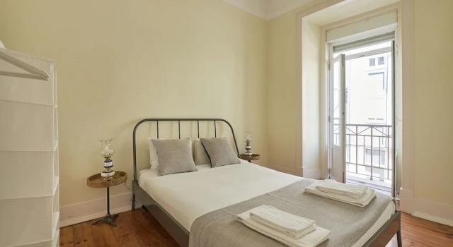 Апартаменты с 4 комнатами Renovated Spacious Baixa Apartment, By TimeCooler