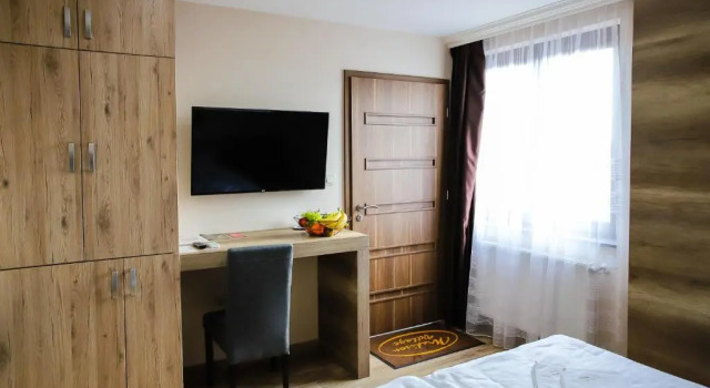 Madison Village, Varaa Hotelli Hotellit Northern Great Plain uima-altaalla, Uima-allas