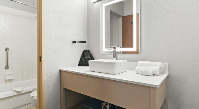 Двухместный люкс Best Western The Oasis at Joplin
