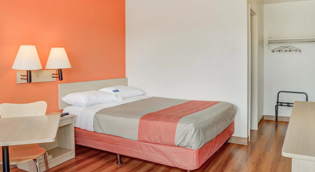 Motel 6-Portland, OR - Central, Забронировать Мотель Портленд Willamette Valley