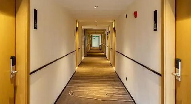 City Comfort Inn Xiangyang Zhuanshi Avenue, Prenota Hotel Hotel a Xiangyang con parcheggio, Parcheggio