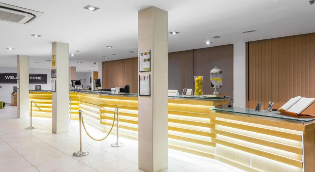 Royal Sunset Beach Club