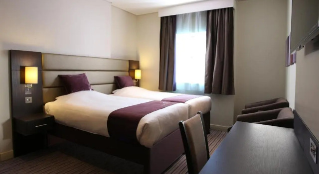 Двухместный номер Standard Premier Inn Doha Education City