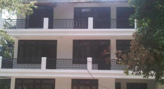 Laurent & Benon Cottages and Chalet, Rezervovat Chata Nainital Uttarakhand