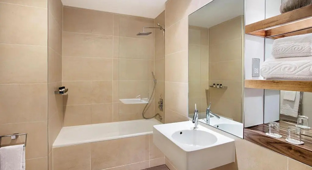 Двухместный номер Superior Leonardo Hotel Cardiff