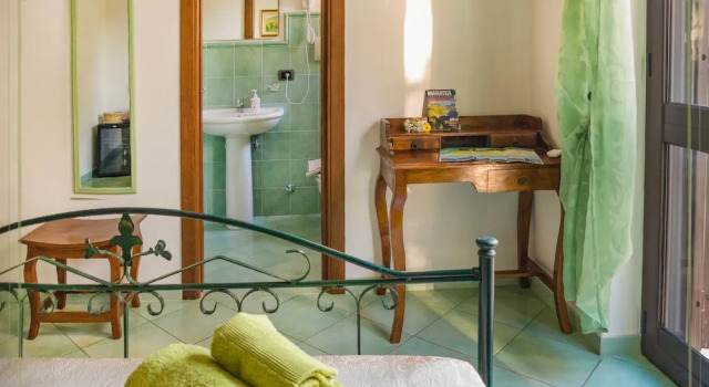 1 soveværelse i klassisk  dobbelt værelse med havudsigt B&B La Giara