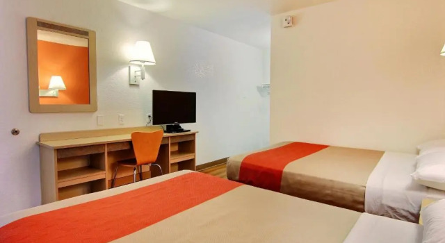 Четырёхместный номер Standard Motel 6-Kingsville, TX