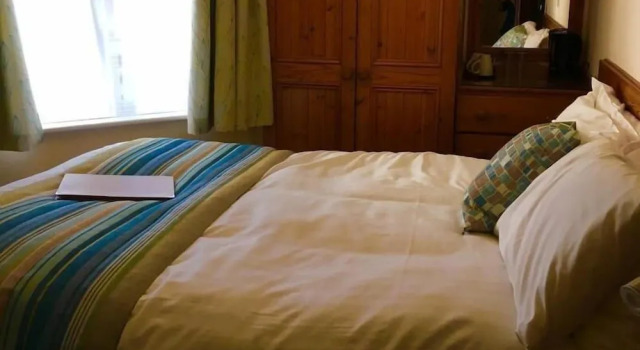 Whipsiderry Hotel