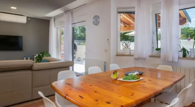 Nicole Comfortable Holiday Residence