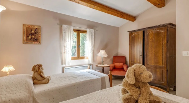 18th Century, Cosy Middle House in Barjols, Забронировать Отель Отели Баржоль с парковкой, Парковка