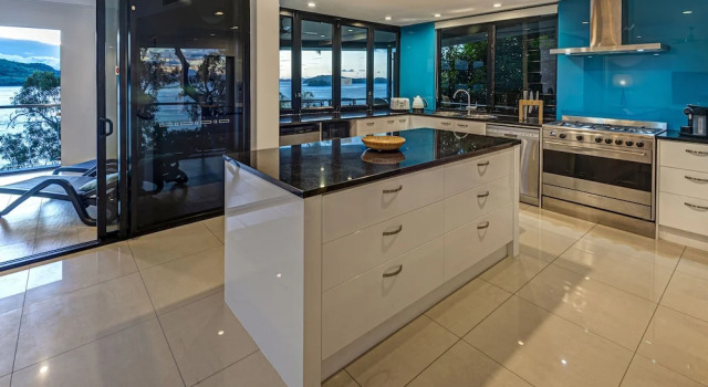 Вилла Deluxe Villa 2 The Edge Oceanfront  Deluxe 4 Bedroom Near Marina With Golf Buggy