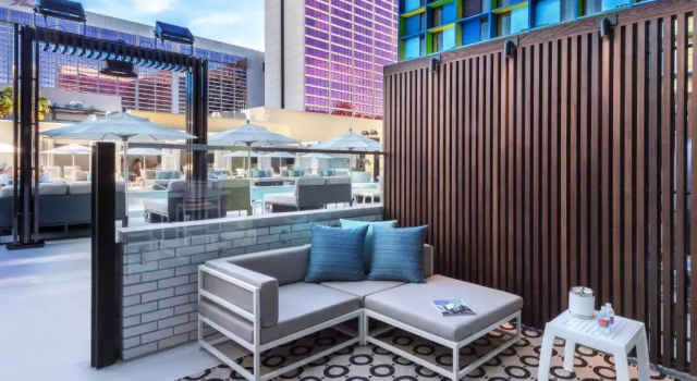 Двухместный номер District 3 Deluxe Poolside Cabana The LINQ Hotel & Casino – A Caesars Rewards Destination