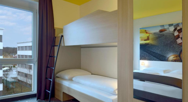 Семейный номер Standard B&B Hotel Stuttgart-Zuffenhausen