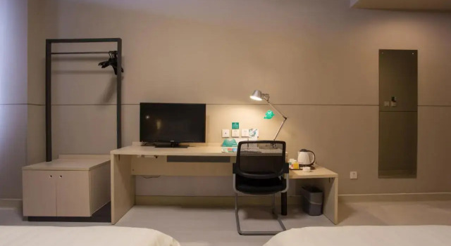 Jinjiang Inn Baoji Gaoxin, Prenota Hotel Hotel a Shaanxi con parcheggio, Parcheggio