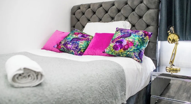Belfast Bliss Apartment - Modern & Cozy Retreat, Забронировать Апартаменты/квартира Отели Графства Антрим с парковкой, Парковка