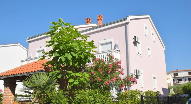 Apartments Jasminka, Забронировать Апартаменты/квартира Отели Малинска с парковкой, Парковка