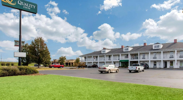 Четырёхместный номер Standard Quality Inn Scottsboro US-72-Lake Guntersville Area