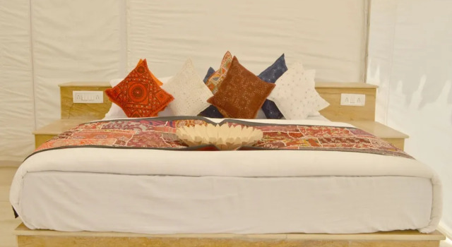 Om Desert Resort, Забронировать Курортный отель Отели штата Раджастхана с парковкой, Парковка