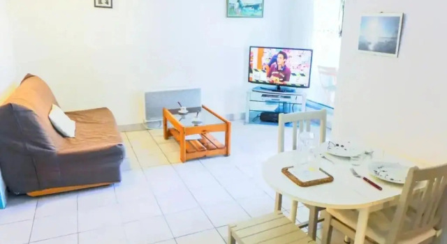 Rental Apartment Palm Beach - La Grande-motte 1 Bedroom 4 Persons - Pop 10926, Book Apartment La Grande-Motte Camargue