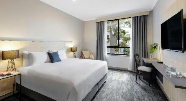 Апартаменты c 1 комнатой с балконом Oaks Sydney North Ryde Suites