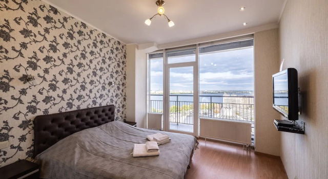 Двухместные апартаменты с балконом и с видом на реку Staybridge Готель Мост Сити