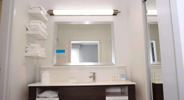 Четырёхместный номер Standard Hampton Inn & Suites Des Moines/Urbandale Ia