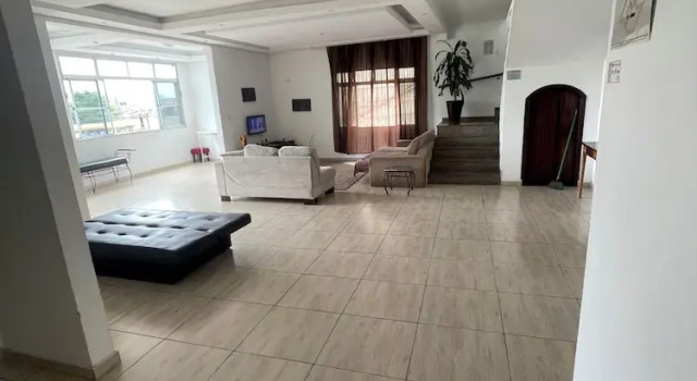 Hostel Casarão SV, Забронировать Хостел Сан-Висенти штат Сан-Паулу, рядом с Brisamar Shopping