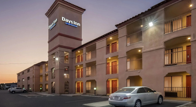 Days Inn by Wyndham Fontana / Rialto, Reserva ahora Posada u hostería Hoteles en Fontana con piscina, Piscina