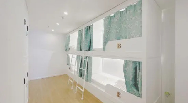 Кровать в общем номере (мужской номер) Hangzhou JZ Youth Hostel West Lake Wulin Square Branch