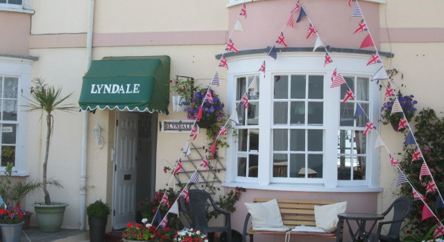 Lyndale Guest House, Забронировать Гостевой дом Отели Уэймут с завтраком, рядом с Пляж Гринхилл, Завтраки