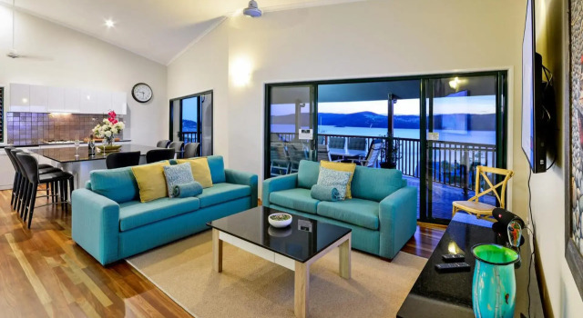 NEWLY BEAUTFULLY RENOVATED 16 The Casuarina - 3 Bedroom House With 180 Degree Ocean Views