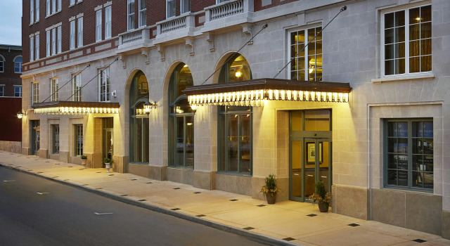 Hotel Julien Dubuque, Rezerwuj Hotel Dubuque Iowa