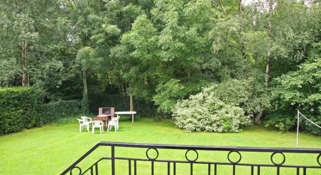 Quaint Holiday Home With Fenced Garden in Manhay, Забронировать Отель Манхай 