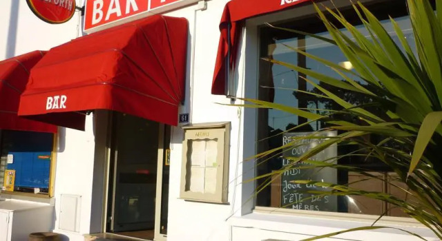 Hotel Bistrot FINE, Забронировать Отель Англе French Basque Country