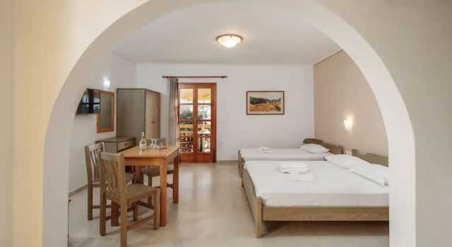 Трёхместный номер Standard с видом на море Proteas Hotel & Suites