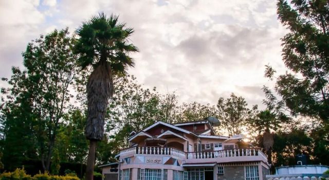 Stay.Plus Ole Den Party House Kajiado, Rezerwuj Dom wakacyjny Ongata Rongai Nakuru