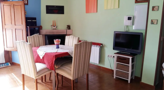 House With 2 Bedrooms In Aldehuela With Furnished Terrace And Wifi, Забронировать Дом для отпуска Отели Hoces del Río Duratón с парковкой, Парковка