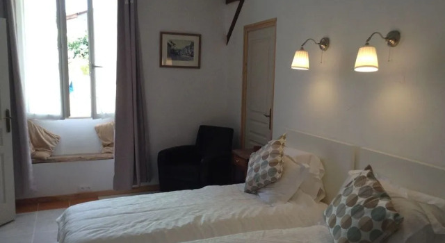 Jambon de Printemps, Prenota Hotel Chasseneuil-sur-Bonnieure 